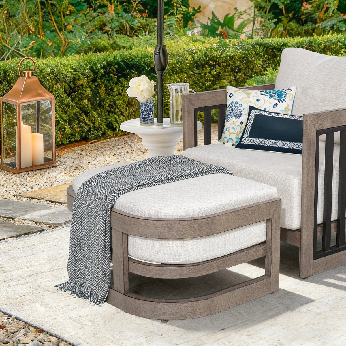 Peak Home Furnishings Sereno 6-Piece Swivel Aluminum Patio Conversation Set with Ottoman