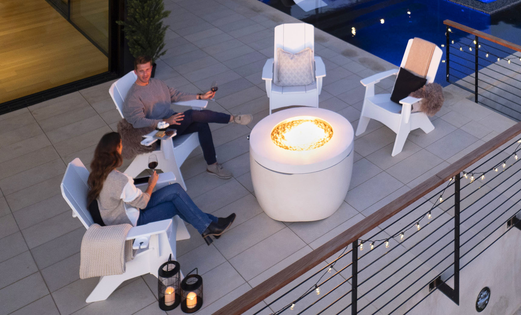 Ledge Lounger Halo Aglow Fire Pit Bundle