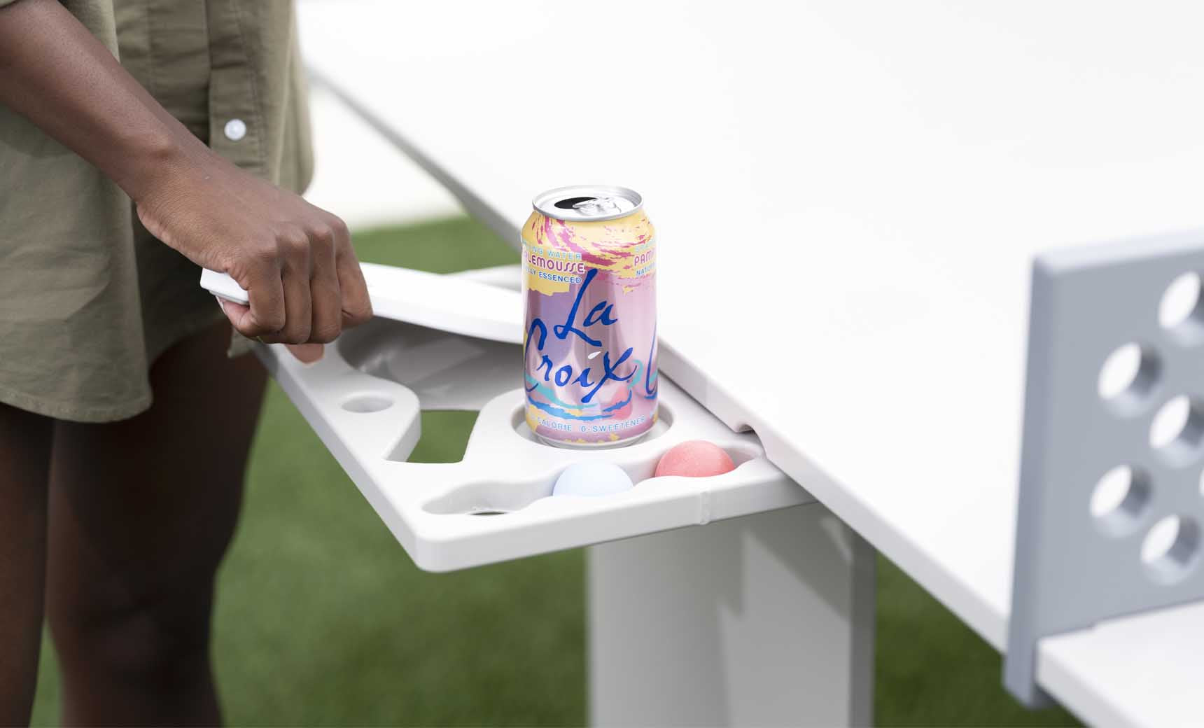 Ledge Lounger Table Tennis and Barstools Gathering Set
