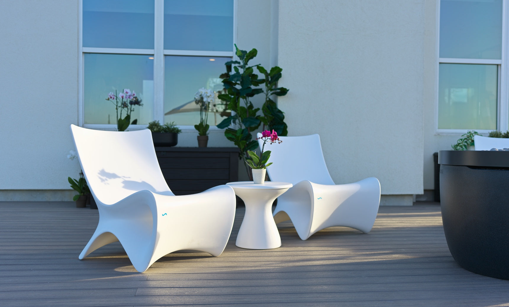 Ledge Lounger Classic Luxury Chair and Side Table Bundle
