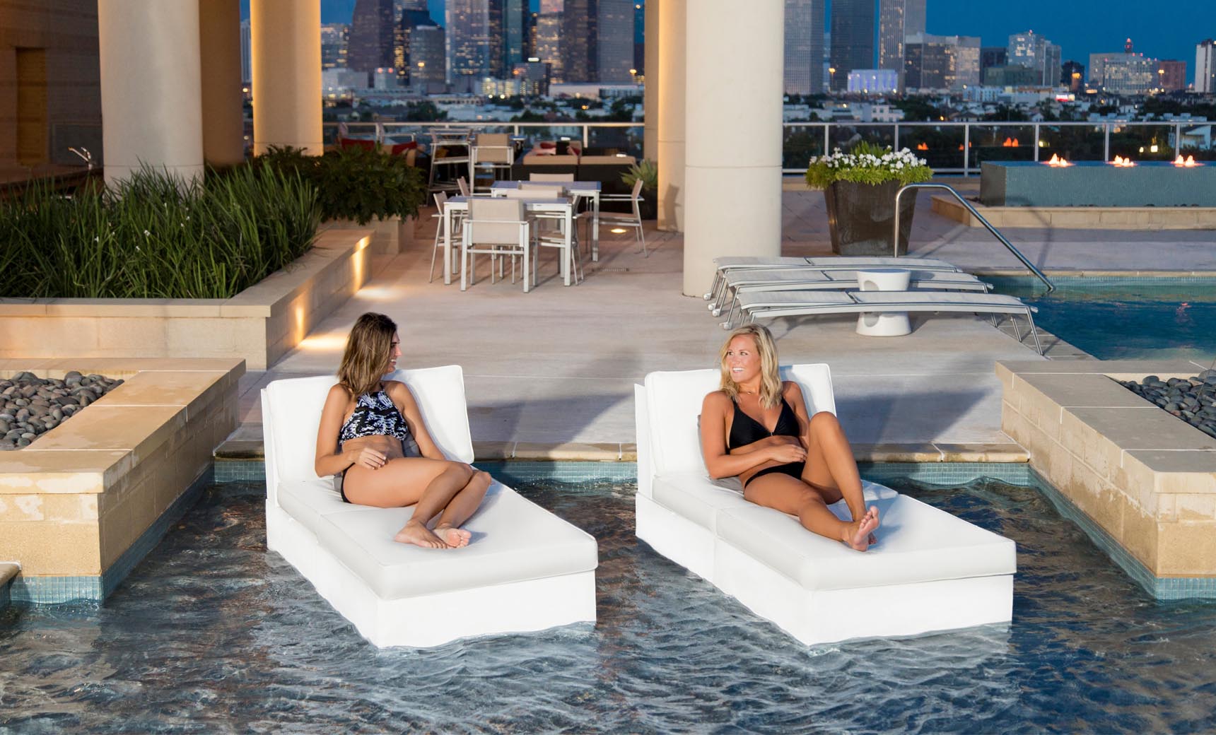 Ledge Lounger Signature Sectional 2-Piece Sun Chair